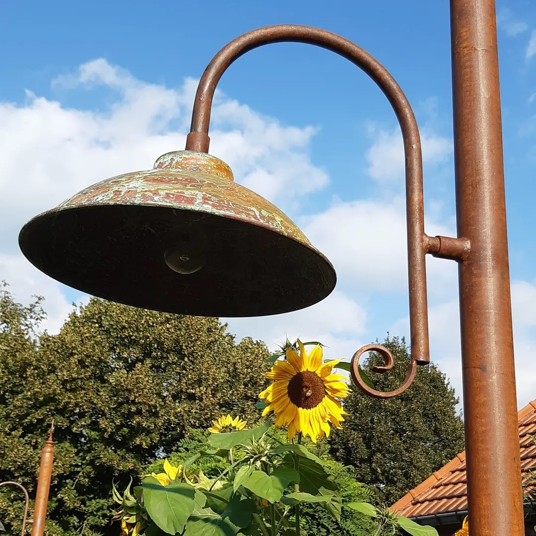 lantaarnpaal 6 cm 300cm hoog met landelijke lamp