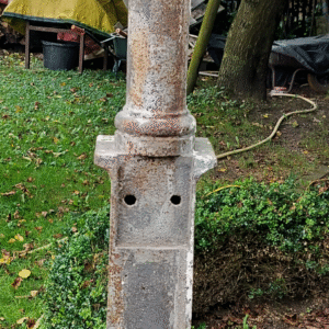 Gietijzeren paal 208cm hoog